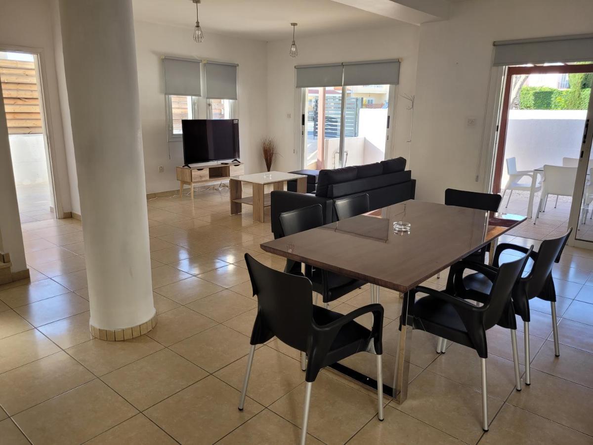 Elean Villa Paphos ภายนอก รูปภาพ